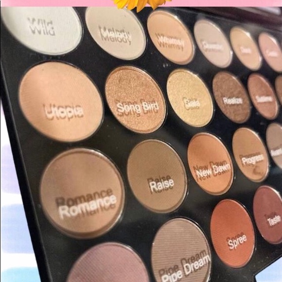 Revolution Flawless 3 Resurrection eyeshadow - Picture 4 of 9